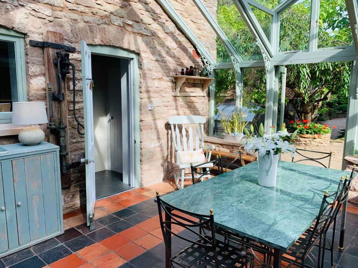Beautiful Old Water Mill In Rural Herefordshire Exterior foto