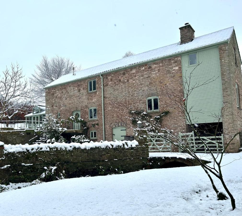 Beautiful Old Water Mill In Rural Herefordshire Exterior foto